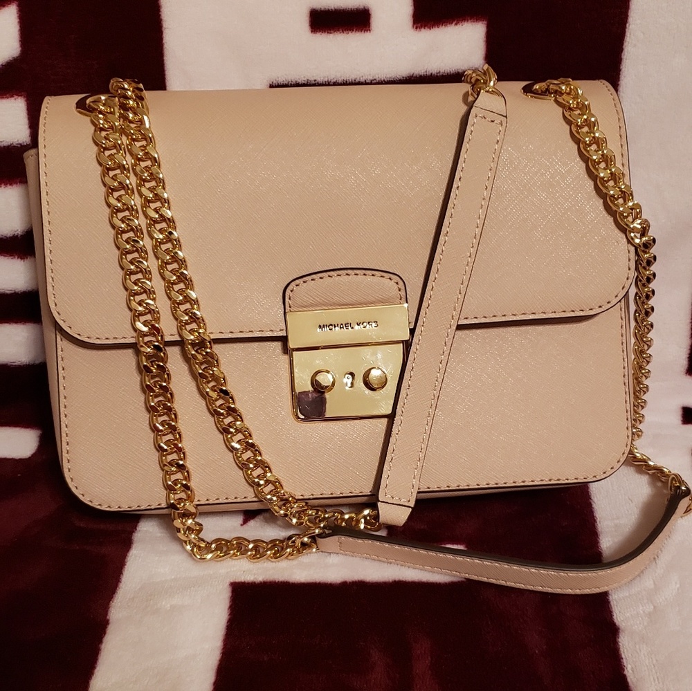 ❤❤SOLD ON FB❤❤Mk sling ir shoulder bag